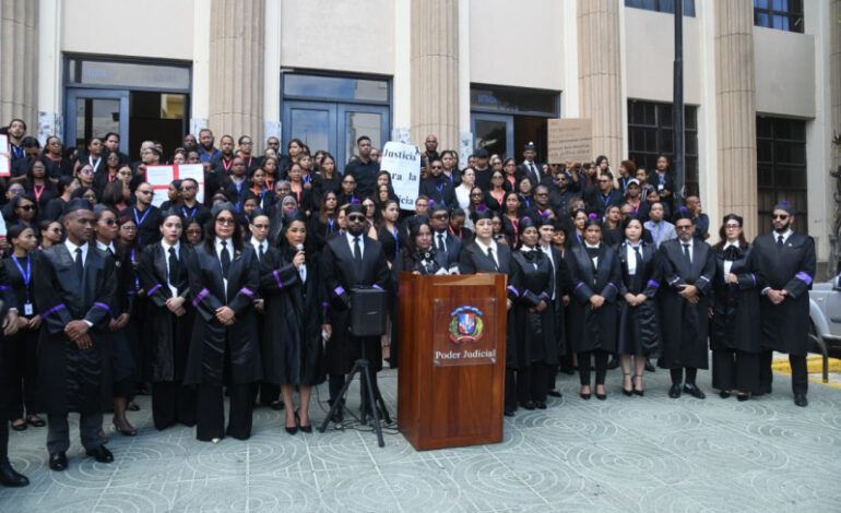 Paro judicial paraliza tribunales en RD y agrava preocupación por retrasos en la justicia