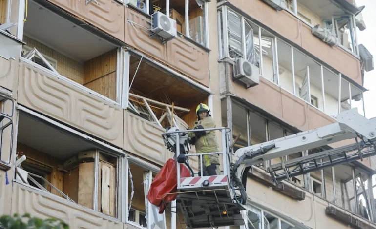 Rusia desata terror en Kiev: suben a ocho los muertos tras brutal ataque con misiles y drones