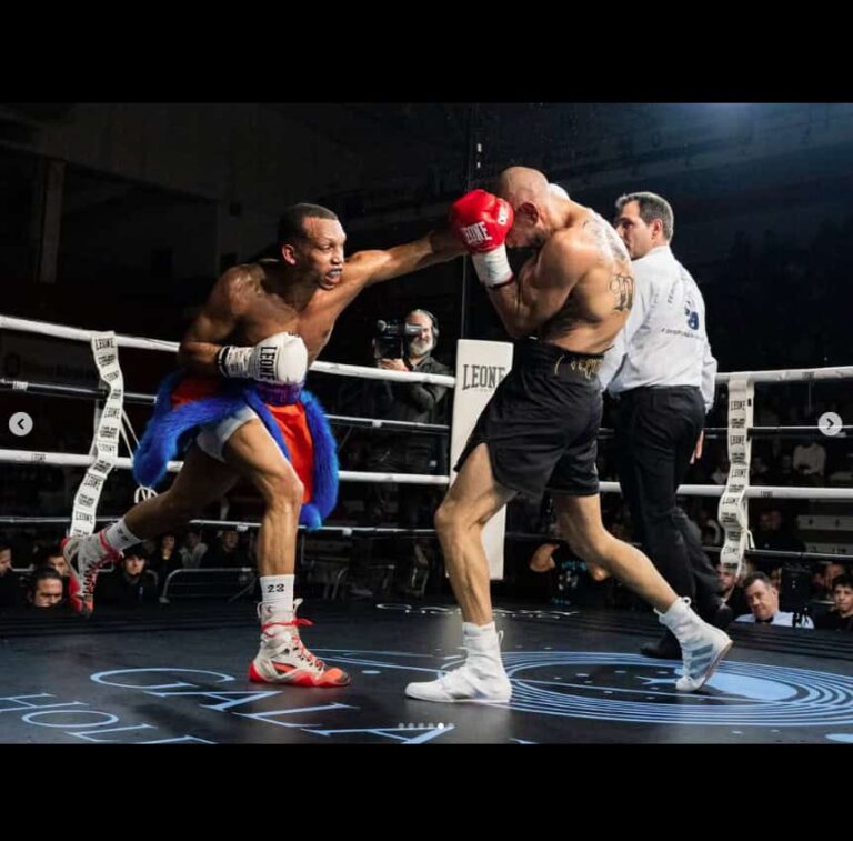 Saúl “King” Luna conquista el título WBC Latino y sigue invicto en su camino al estrellato