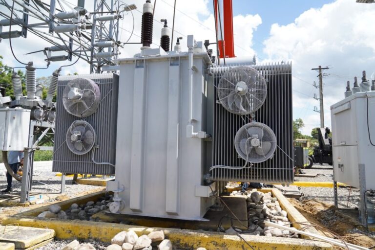 Edesur fortalece servicio eléctrico en Yaguate