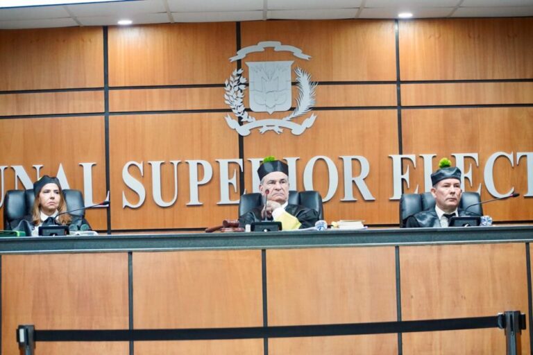 TSE aplaza audiencia sobre reglamento de encuestas electorales de la JCE