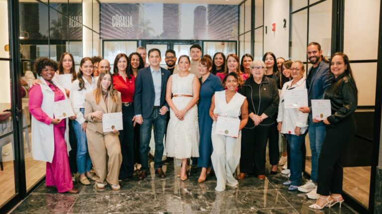 Noval Properties certifica a todo su equipo comercial