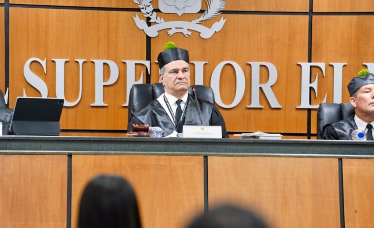TSE ordena levantar oposición bancaria contra el PHD
