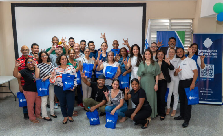 Banco Santa Cruz fortalece inclusión financiera de personas sordas