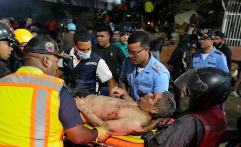 Terremotos de 7.5 y 7.2 dejan muertos y edificios colapsados en Caracas; rescatistas buscan sobrevivientes