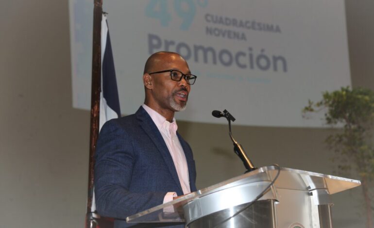 Hospital Gautier gradúa 82 nuevos especialistas