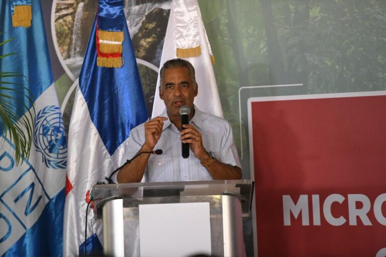 La Cidra inaugura hidroeléctrica comunitaria que beneficiará a más de 800 personas