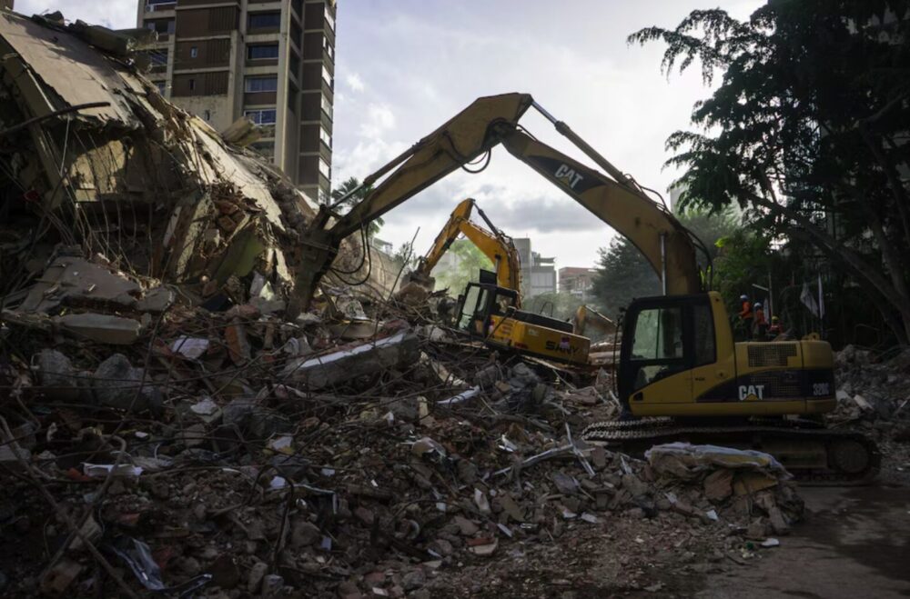 Incrementa la cifra a 920 muertos por terremoto en Venezuela