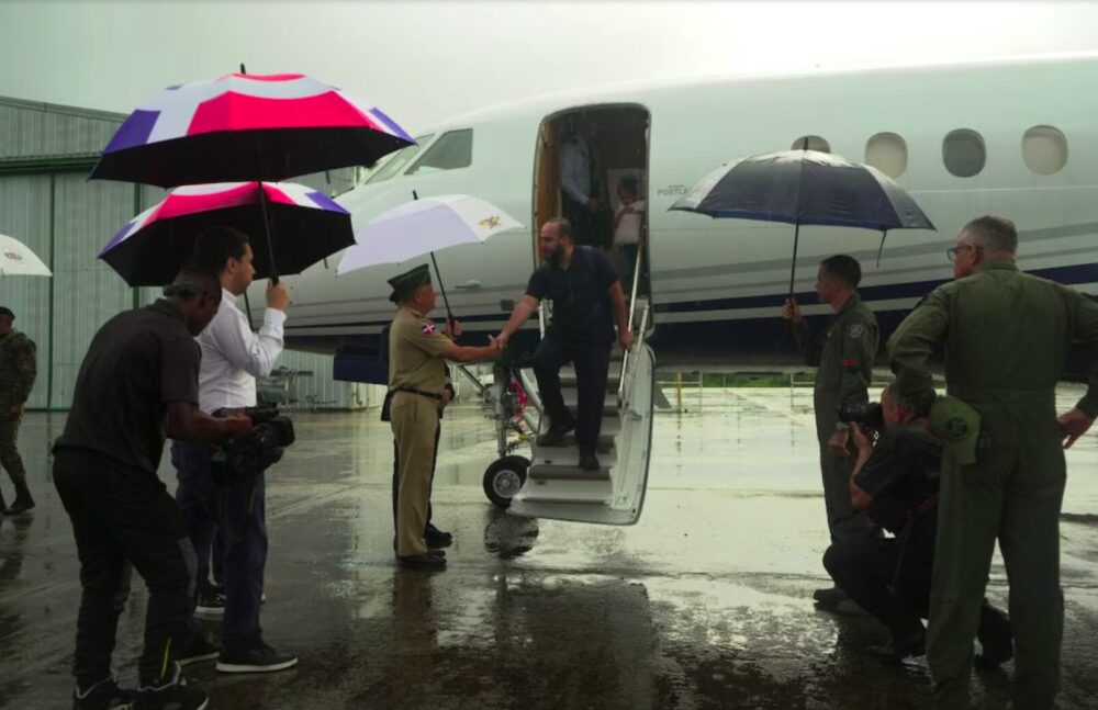 Retornan 31 dominicanos desde Venezuela en operativo humanitario
