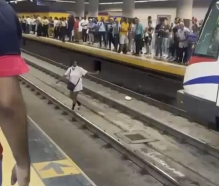 Momentos de tensión: mujer se lanza a los rieles del Metro en la estación Juan Pablo Duarte y activa un amplio operativo de emergencia.