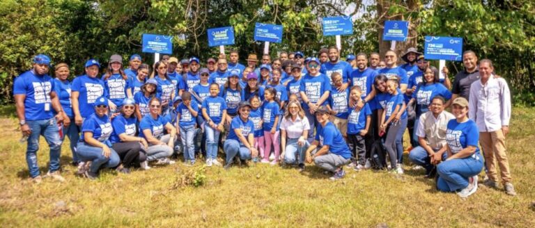 Planeta Azul Bebidas siembra 1,200 árboles en la cuenca del río Haina para fortalecer la seguridad hídrica del país