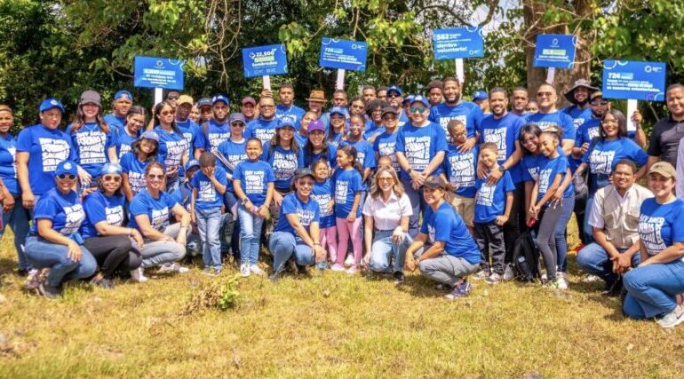Planeta Azul Bebidas siembra 1,200 árboles en la cuenca del río Haina para fortalecer la seguridad hídrica del país