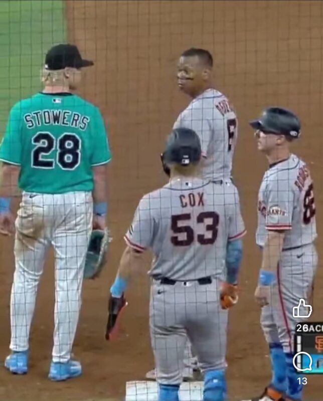 Rafael Devers protagoniza nueva polémica con los Gigantes tras negarse inicialmente a abandonar el juego
