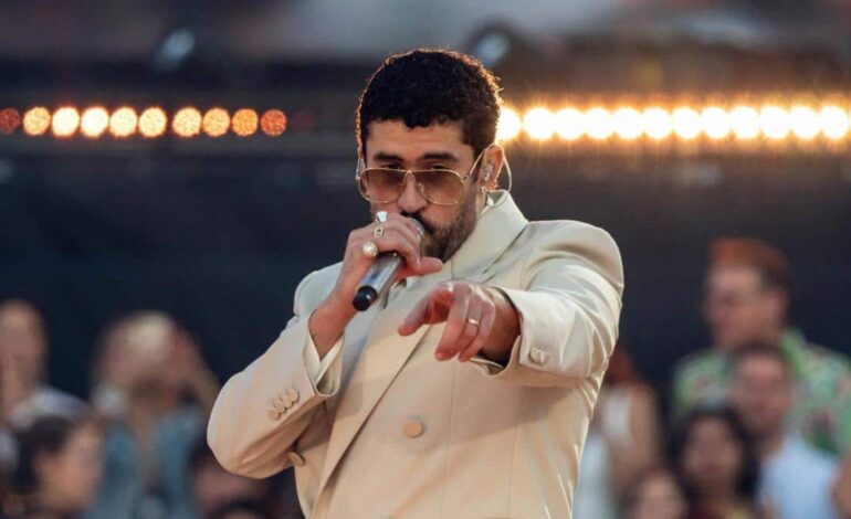 Latinos convierten concierto de Bad Bunny en una gran fiesta en Madrid
