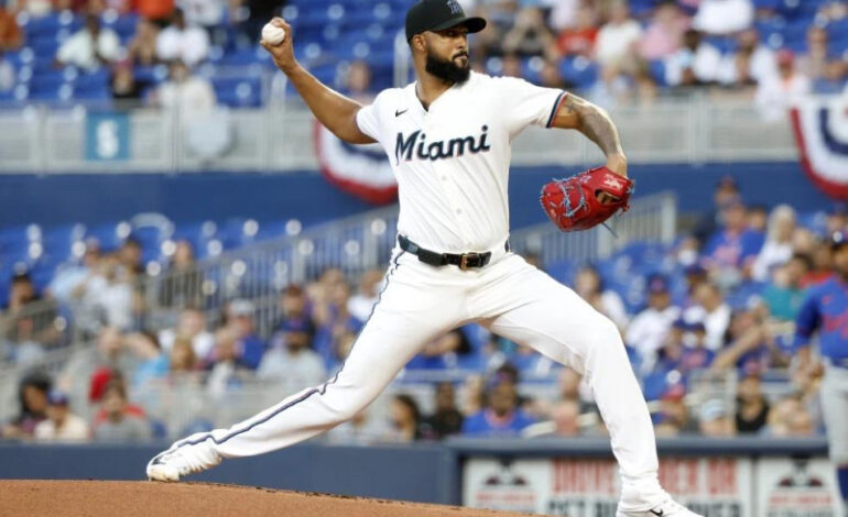 Sandy Alcántara hace historia y se convierte en el líder de ponches de los Marlins