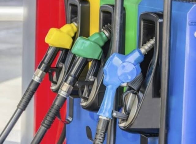 Suben los combustibles: gasolina premium se venderá a RD$341.10