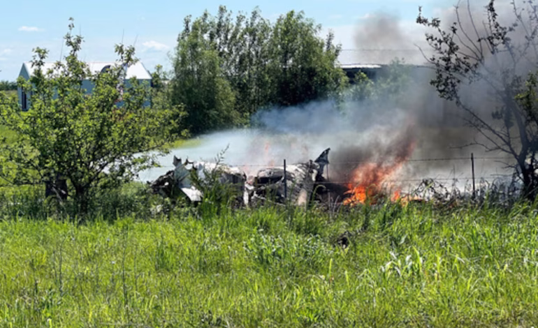 Tragedia en Misuri: mueren 12 personas al caer un avión de paracaidismo