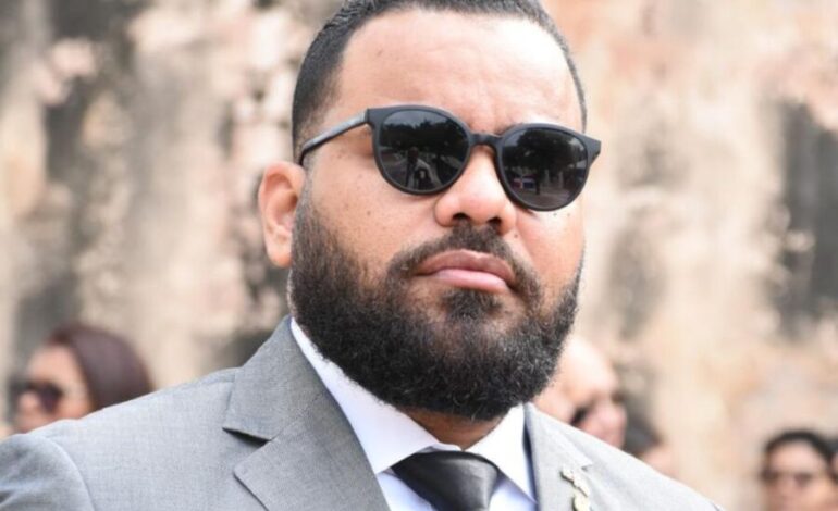 Hallan a oficial de la DNCD con impacto de bala; autoridades investigan el hecho