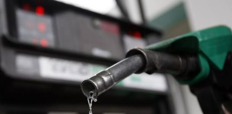 Economista estima que congelación de las gasolinas costará más de RD$6,300 millones a los consumidores en 90 días