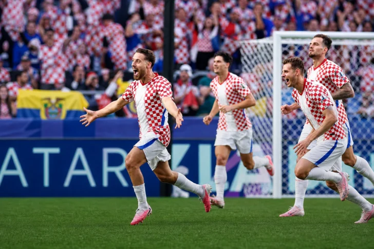 Inglaterra y Croacia avanzan a dieciseisavos; Ghana clasifica como uno de los mejores terceros
