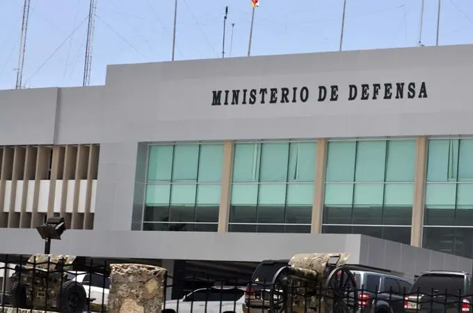 Senado descarta proyecto que buscaba reservar a civiles la dirección del Ministerio de Defensa