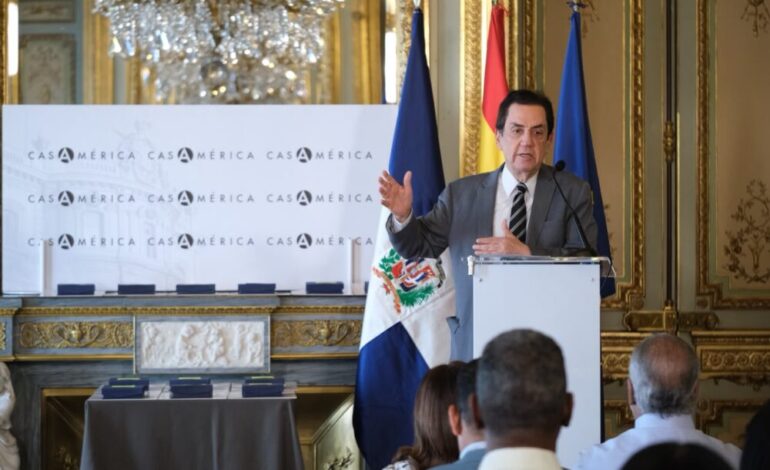 Embajada Dominicana en España reconoce a estudiantes destacados con el Premio al Mérito Escolar 2026