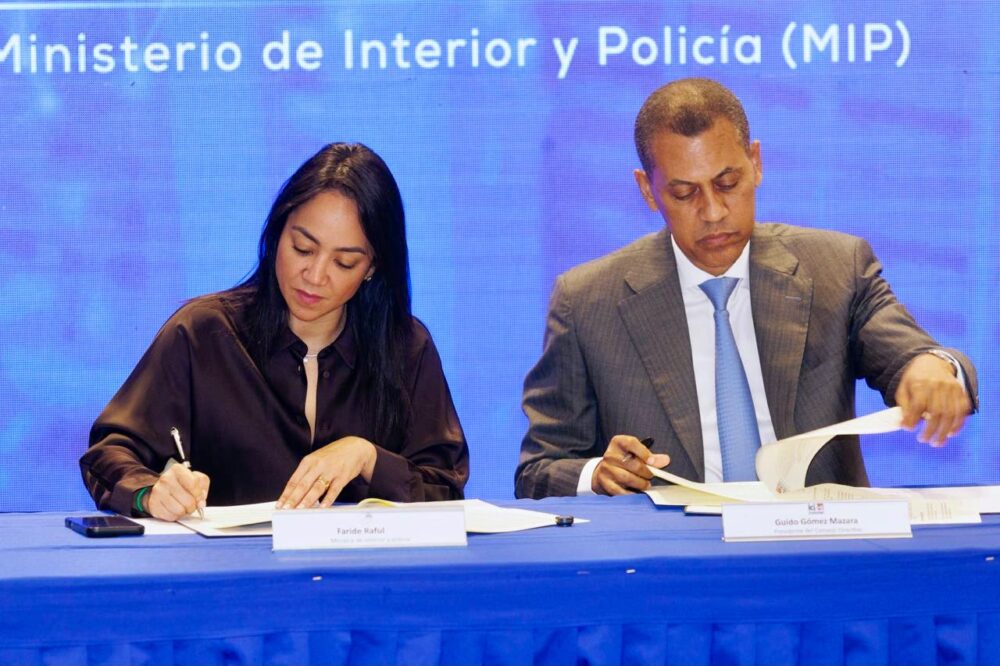 Interior e Indotel impulsan prevención y formación digital en San Cristóbal