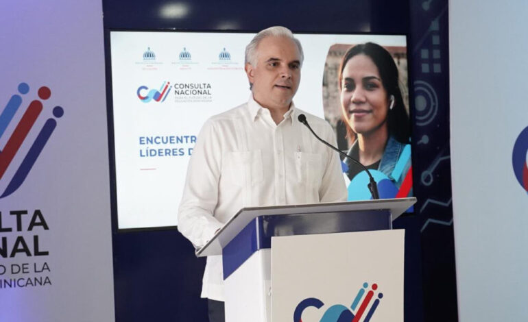 Consulta educativa reúne a líderes de opinión para impulsar reforma