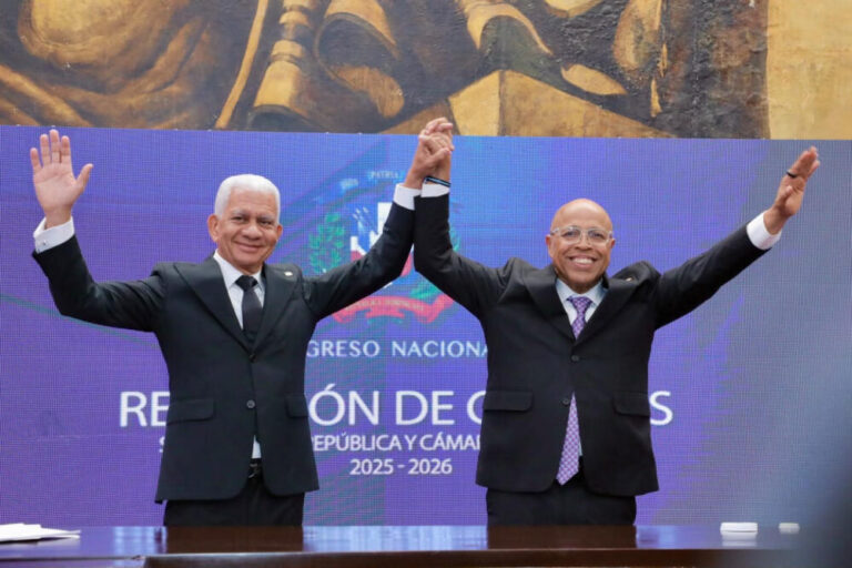 Alfredo Pacheco presenta informe de gestión 2025-2026 de la Cámara de Diputados