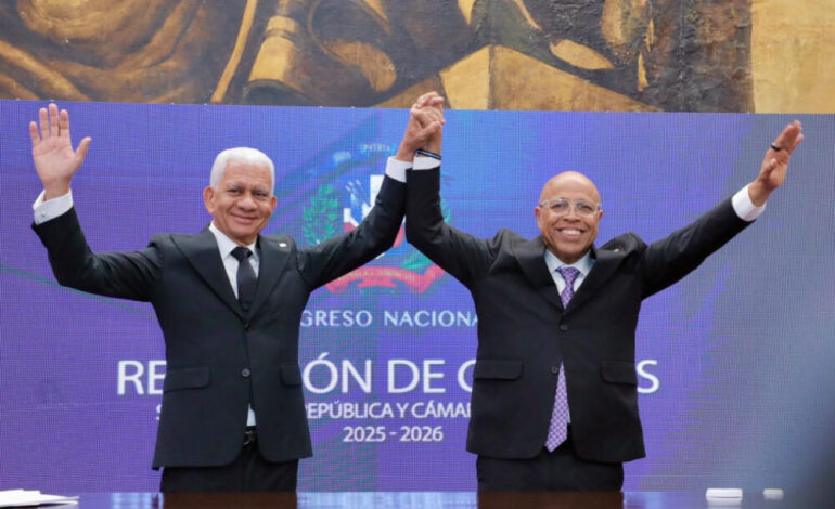 Alfredo Pacheco presenta informe de gestión 2025-2026 de la Cámara de Diputados