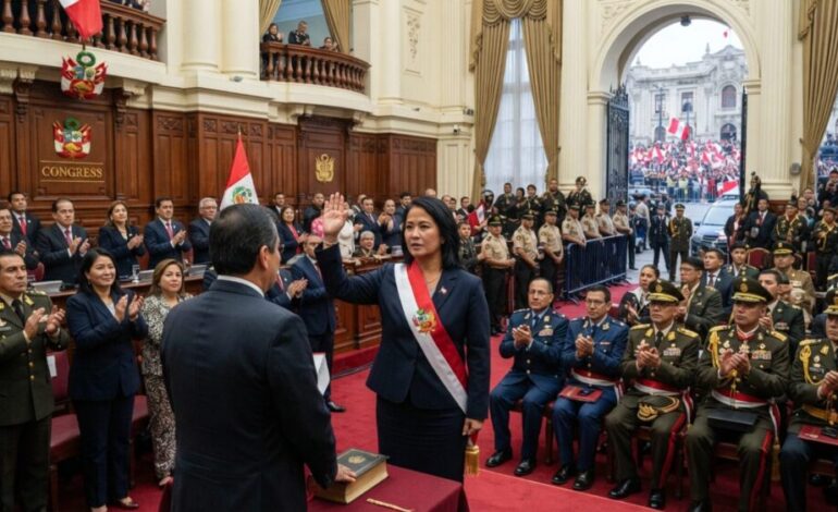 Keiko Fujimori asume la presidencia de Perú