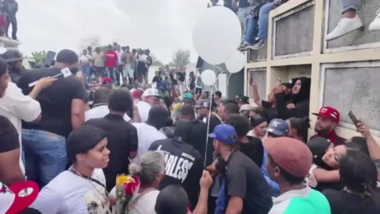 Dan cristiana sepultura a joven ultimado en Herrera; comunidad exige justicia