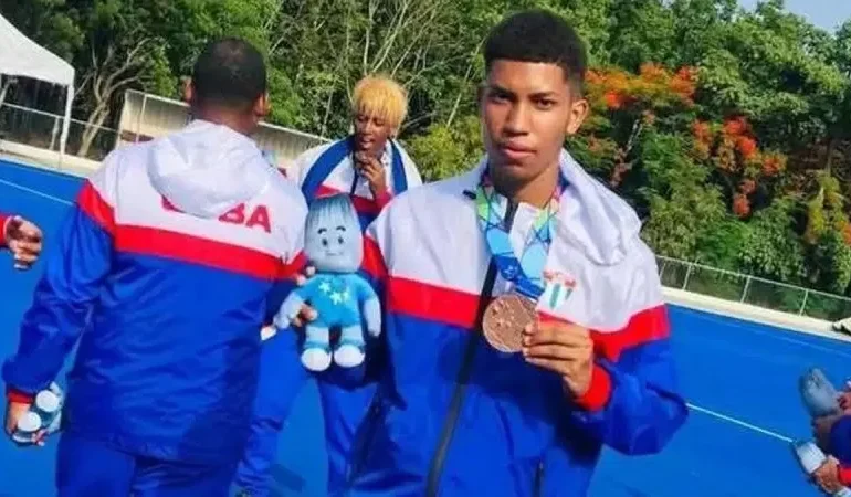 Atleta cubano abandona delegación en Santo Domingo 2026