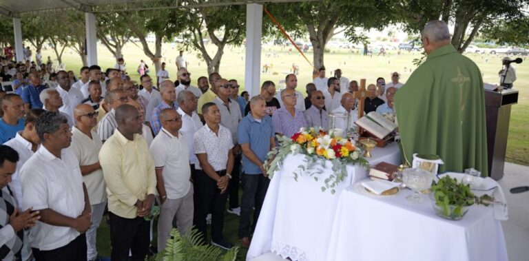 Parque del Prado conmemora el Día de los Padres con una eucaristía dedicada al legado familiar