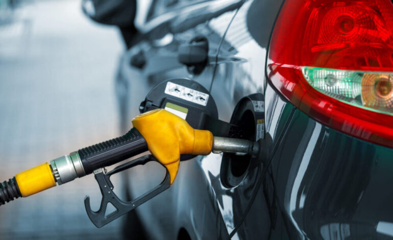 Gasolina regular, gasoil regular y GLP bajan de precio desde este viernes
