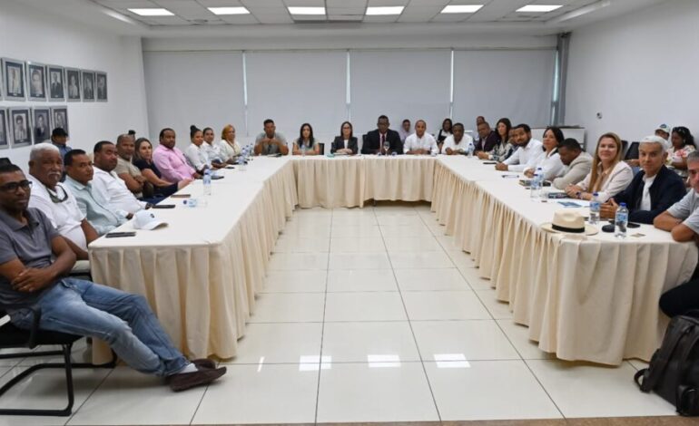 MITUR crea mesa permanente para impulsar desarrollo de Bayahíbe