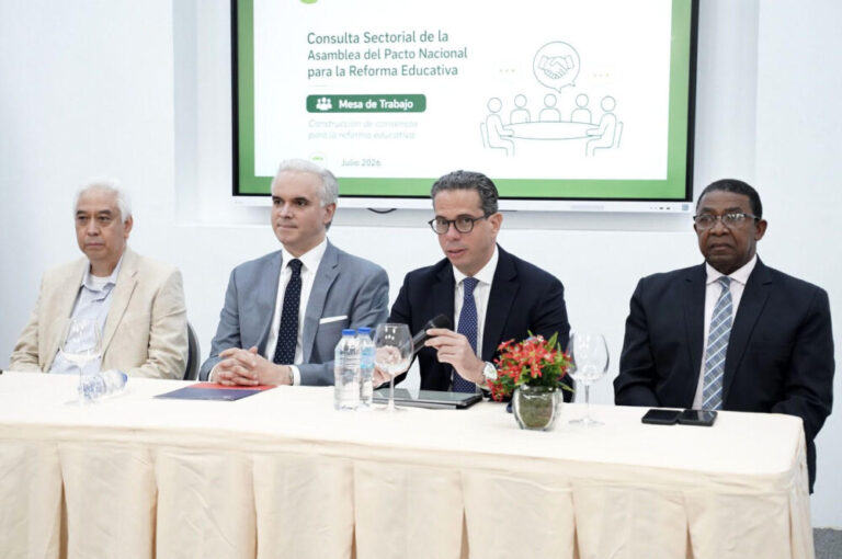 De Camps resalta consenso como base de la transformación educativa