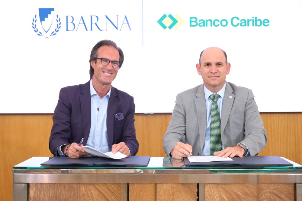 Banco Caribe y BARNA firman alianza para impulsar el liderazgo empresarial