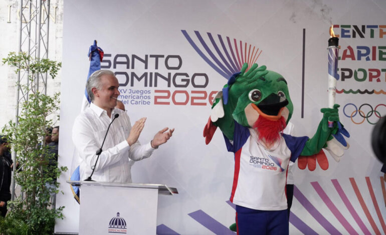 Educación recibe la antorcha de los Juegos Centroamericanos y del Caribe 2026