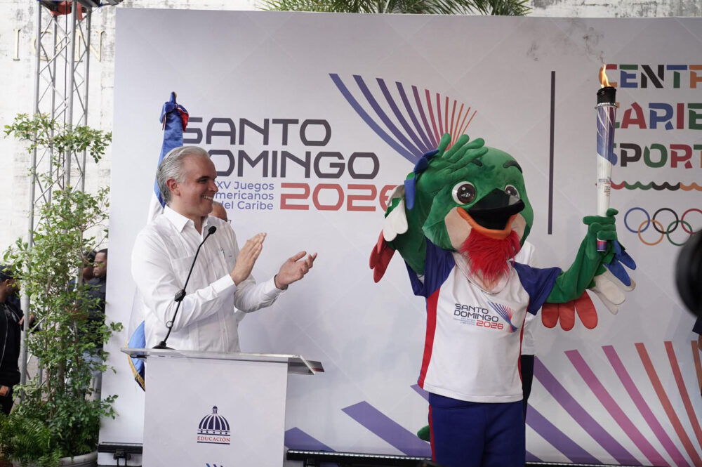 Educación recibe la antorcha de los Juegos Centroamericanos y del Caribe 2026