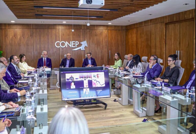 Educación y CONEP fortalecen alianza para impulsar el talento y la formación de los jóvenes
