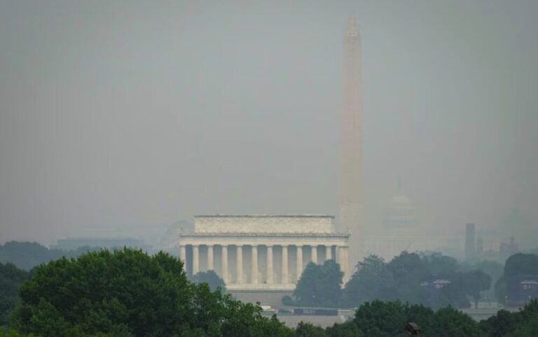 Humo de incendios mantiene alerta por mala calidad del aire en EE. UU.