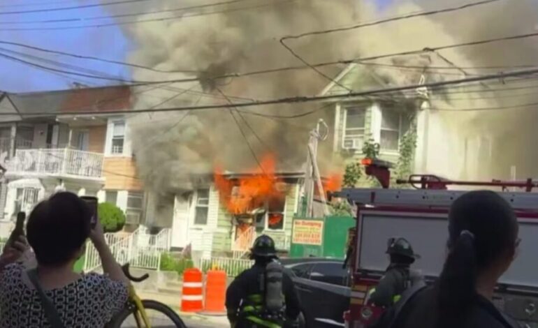 Incendio en Queens deja 21 heridos y obliga al despliegue de más de 250 bomberos