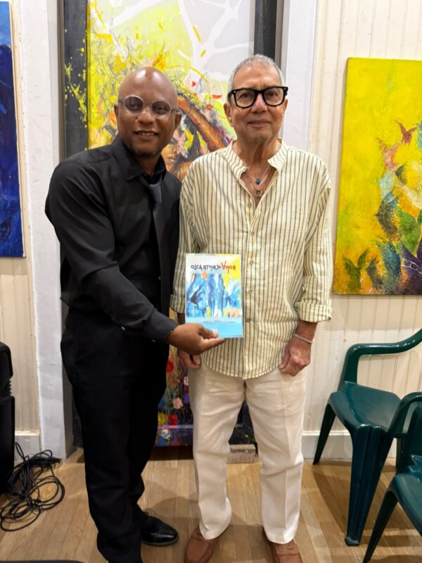 Carlos Abad presenta tres poemarios en Puerto Rico