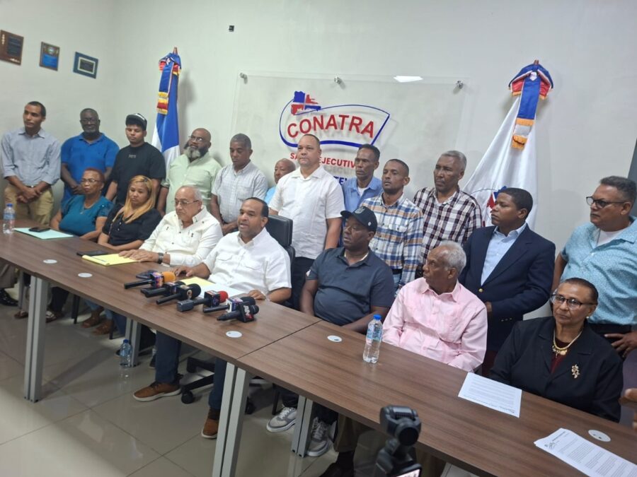 «Conatra amenaza con paralizar el transporte en Santo Domingo Este por conflicto de rutas».
