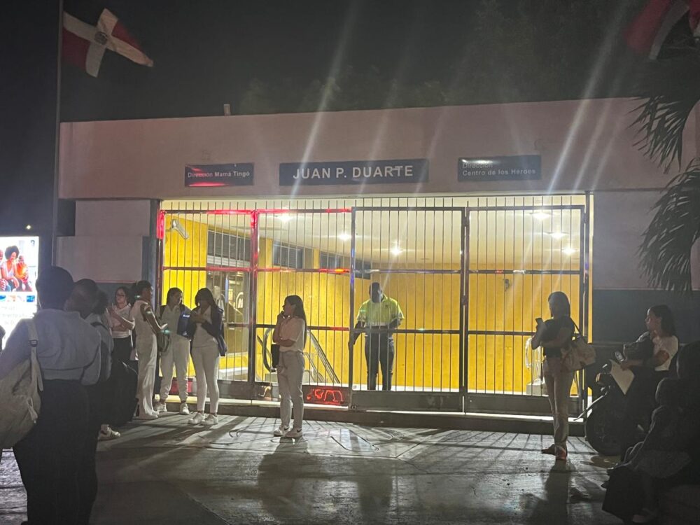 Muere una persona en estación Juan Pablo Duarte; suspenden servicio del Metro de Santo Domingo