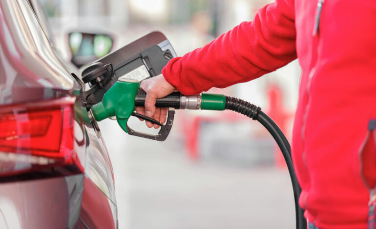 Gasolina regular, gasoil regular y GLP bajan de precio desde este viernes