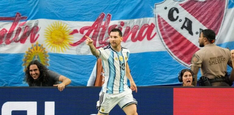 Argentina derrota a Cabo Verde y avanza con sufrimiento a los octavos del Mundial