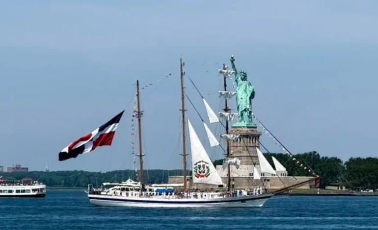 RD iza su bandera en Nueva York