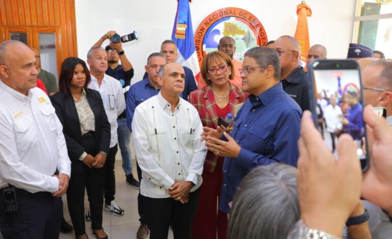 Carlos Paulino asume el mando de la Defensa Civil y la CNE